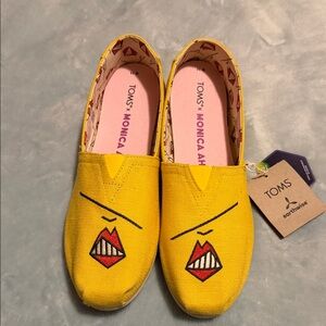TOMS x Monica Ahanonu Collaboration Yellow Flats Alpargata size 11 woman’s